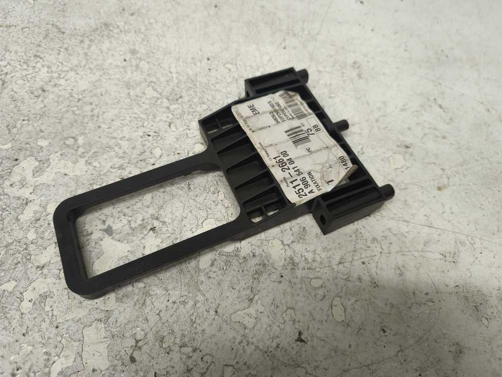 FIXATION BATTERIE MERCEDES SPRINTER W906 - Vue 2